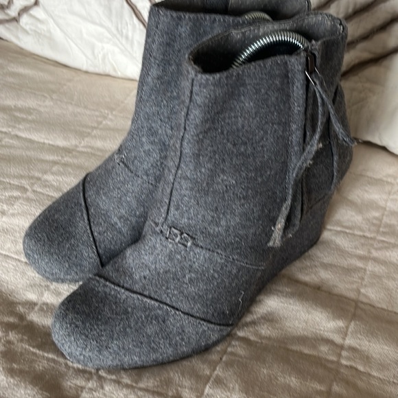 Toms Heeled Wool Like Bootie Size 9 - Picture 3 of 12